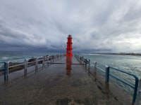 속초해경, 양양 낙산항 방파제 추락자 구조