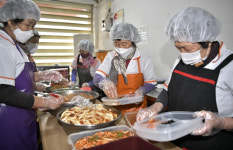 장영수 장수군수 코로나19로 노인 결식 우려 배달 대상 늘려