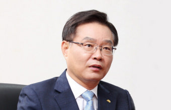 홍남표 창원시장 후보, '민주화 대부 장기표' 상임고문 위촉