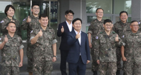 김관영 전북도지사, 추석 앞두고 군 장병·소방관 위문 격려