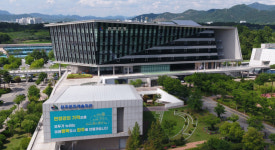 완주군청 로비서 설 앞두고 장애인 생산품 전시·판매 행사