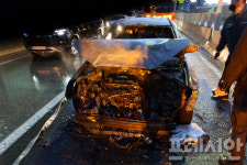 동서고가로서 승용차·화물차 추돌...차량 1대 화재, 인명 피해 없어