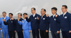 한덕수 국무총리, 광양 동호안 방문해 규제 개선 약속