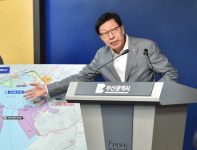 부산시, 55보급창 이전 계획 발표에 지역·정치권 반응 싸늘