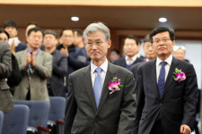 조희대 대법원장, 취임 후 첫 외부 일정으로 광주법원 별관 준공식 참석
