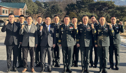 강원랜드, 연말 자매부대 방문해 노고 격려