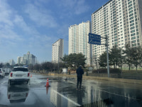 평택시 용죽지구 사거리 인근 상수도관 누수…긴급 복구중