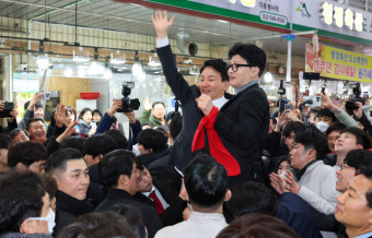 이재명 지역구 쳐들어간 한동훈, 원희룡과 어깨동무