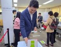 김태호 , 서창동행정복지센터서 사전투표…“시민이 원하면,  한다