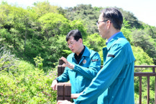 최훈식 장수군수 “번암면 봉화산 산철쭉 군락지 생육환경 개선해야”