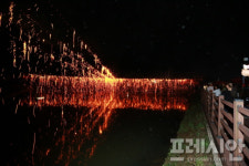 무주군, 안성 두문마을 낙화놀이 화려한 불꽃 장관
