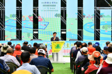 제1회 동부산악권 산악인 등반대회 장수군 방화동길서 친목 다져