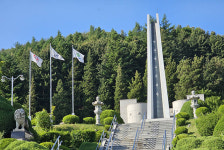 산업전사위령탑에서 10년간 개인숙소 사용, 태백시 수수방관 논란