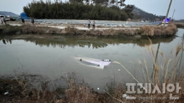 전남 신안서 농로 달리던 차량 수로 추락…50대 운전자 숨져