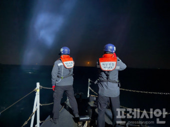 '제22서경호' 실종자 찾아 환히 밝힌 여수 바다…해경, 이틀째 야간 수색