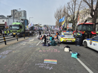 서울 시내서 2차 남태령 대첩...尹 파면 촉구 광장 된 경복궁역 앞