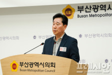 부산 강서구청장의 이상한 종교시설 특혜?...대응 두고 논란 격화