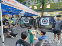 광주 군분로 야시장 1만 인파 북적…먹거리 부스 등 다채