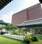 정상회담 때문에 호텔신라 결혼식 변경됐다? 외교부 정부 요청? 아는 바 없다