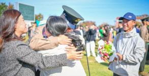 전우애로 단련된 해병 신병 1322기, 780명 빨간명찰로 빛나다