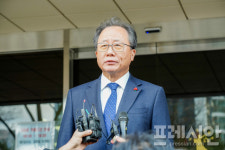 '해직교사 특채' 김석준 부산교육감, 1심서 징역형 '집유'