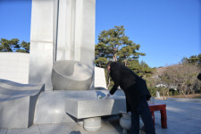 박명균 전 행정부지사, 진주 충혼탑·계사순의단 참배