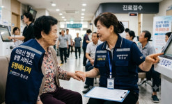 시간당 5000원에 어르신 병원 동행…정선군, 생활밀착 복지 확대