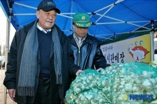 동작구청장, '마늘이 참 좋네요!'