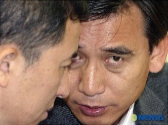 머리 맞대고 대화하는 보건복지부 장 차관