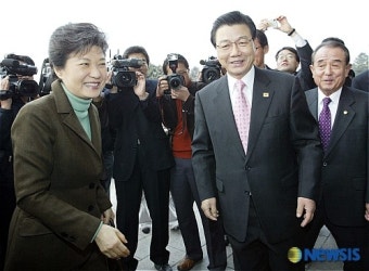 강원도청 방문한 박근혜 전 대표