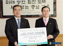 하나은행 충청사업본부, 충남교육청에 4800만원 상당 교육기자재 전달
