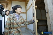 고 육영수 여사 생가 복원 현장 방문한 박근혜 전 대표