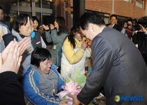 박주원 경기 안산시장, 성탄절 명휘원 방문