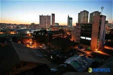 2007 새해의 미명이 올라온 용산 재개발 단지