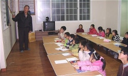 동네 노인들이 운영하는 사자소학 교실