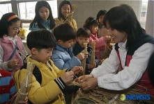 전통문화 배우는 어린이들