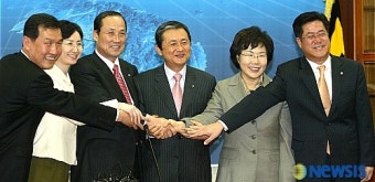 열린우리당 원내대표 선거 후보 기호 추첨 및 공정선거 서약식