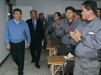 효성기계 임직원 만나는 손학규 전 경기지사