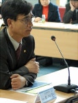 유시민 장관, “원주는 자생적 의료기기 산업의 모범” 격려