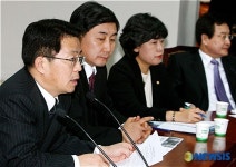 인사말하는 최용규 원내대표