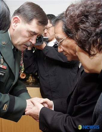 故 윤하사 빈소, 주한 미군 특전사령관 조문