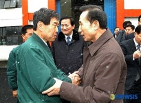국제종합기계 방문한 이명박 전 시장