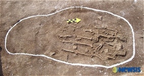 최고 6000년 전 합장 무덤