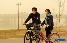 황사에 가려진 한강철교