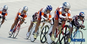 역주하는 사이클 선수들