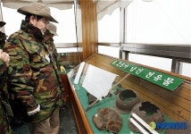 을지전망대 방문한 정 전 장관