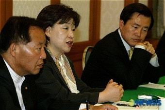 대책에 관해 이야기하는 심상정의원