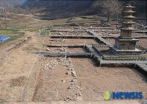 오층석탑 동편 추정 문지