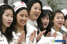 헌혈 캠페인에 참여한 동덕여대 방송연예과 학생들