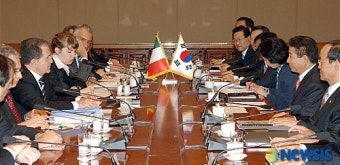 노무현대통령 프로디 이탈리아 총리와 정상회담